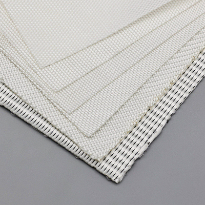 Wytrzymałość Tkanina Geotextile 50m-100m Długość 5,2m Szerokość CBR Wytrzymałość na przebicie ≥12KN Idealne do projektów budowlanych
