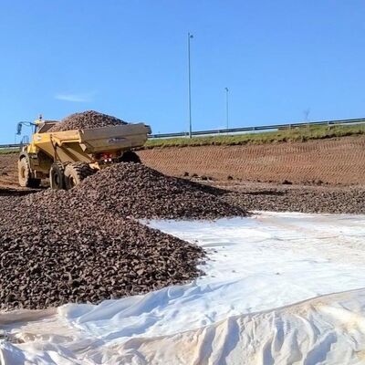 Przemysłowy polipropylen PET Woven Geotextile Fabric 300g Trwałe do nabrzeża rzeki