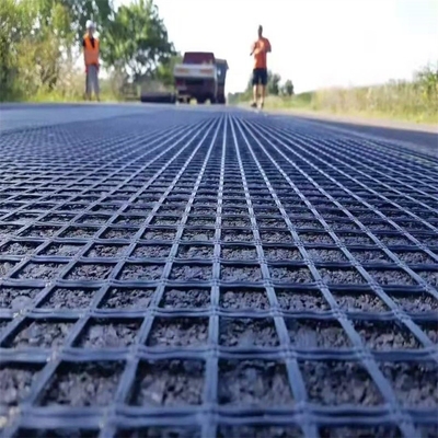 Doskonała odporność na promieniowanie UV Geogrid z włókien szklanych do budowy dróg 1m-6m Szerokość 12-50mm Rozmiar siatki
