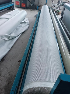 Wytrzymałość Tkanina Geotextile 50m-100m Długość 5,2m Szerokość CBR Wytrzymałość na przebicie ≥12KN Idealne do projektów budowlanych