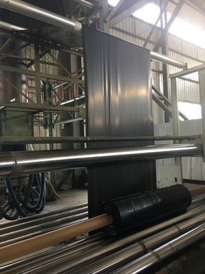 Zawartość czarnego węgla 2,0-3,0% Wytrzymałość na rozdarcie ≥25KN/m Wydłużenie przy zerwaniu ≥700% HDPE Geomembrane Liner dla przemysłu górniczego
