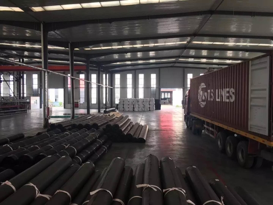 Wytrzymałość na rozciąganie ≥15MPa Wskaźnik tlenu ≥30% HDPE Geomembrane Liner For Durable Waterproofing Solutions