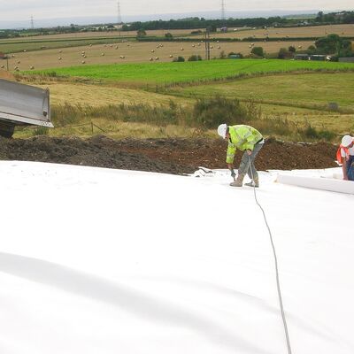 Długotrwałe geotekstyle z ciągłych włókien nienasycone do wsparcia infrastruktury pasów startowych lotnisk