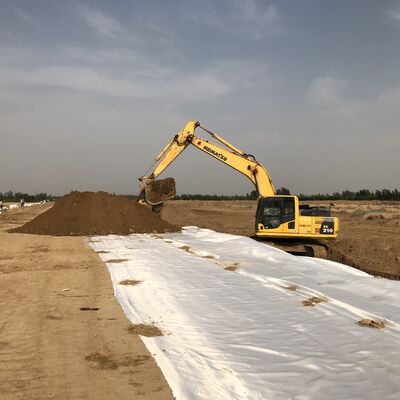 Przemysłowy polipropylen PET Woven Geotextile Fabric 300g Trwałe do nabrzeża rzeki