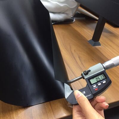 Przeciwprzewodowy wodoodporny nieprzepuszczalny gładki teksturowany HDPE Geomembrane Liner dla stawów Liner składowisk odpadów Liner zbiornika wody wydobywczej