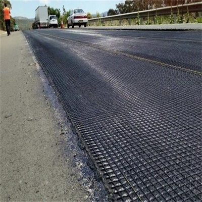 Doskonała odporność na promieniowanie UV Geogrid z włókien szklanych do budowy dróg 1m-6m Szerokość 12-50mm Rozmiar siatki